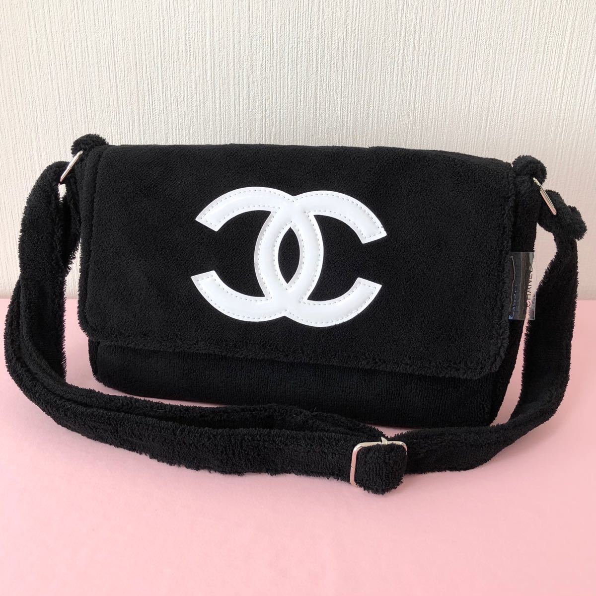 ベルティの CHANEL - CHANEL ノベルティ ショルダーバッグ (BTS テテ着用)の通販 by はなめろ｜シャネルならラクマ ブランド