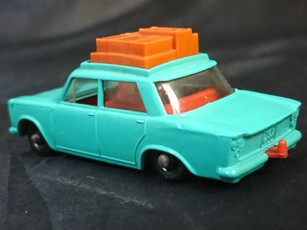 【ミニカー本体 美品】『MATCHBOX(マッチボックス) No.56 FIAT 1500(フィアット1500)』イギリス製 全長７㎝の画像3