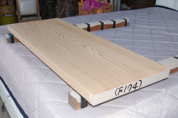 タモ（中国産） 1042×387×41 角材 材木 20年以上乾燥 新品
