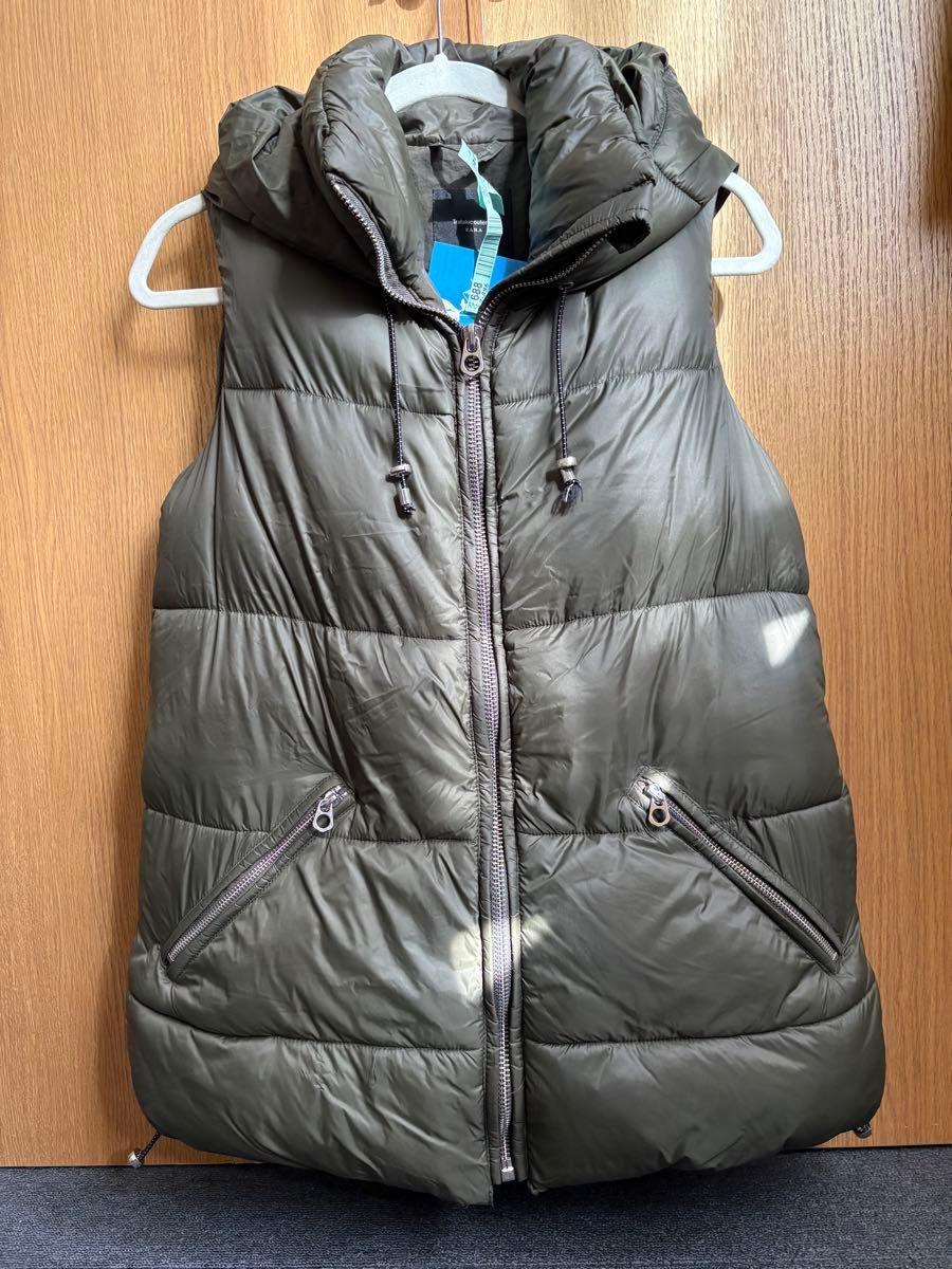 ZARA ザラ フード付きダウンベスト カーキ Mサイズ｜Yahoo!フリマ（旧