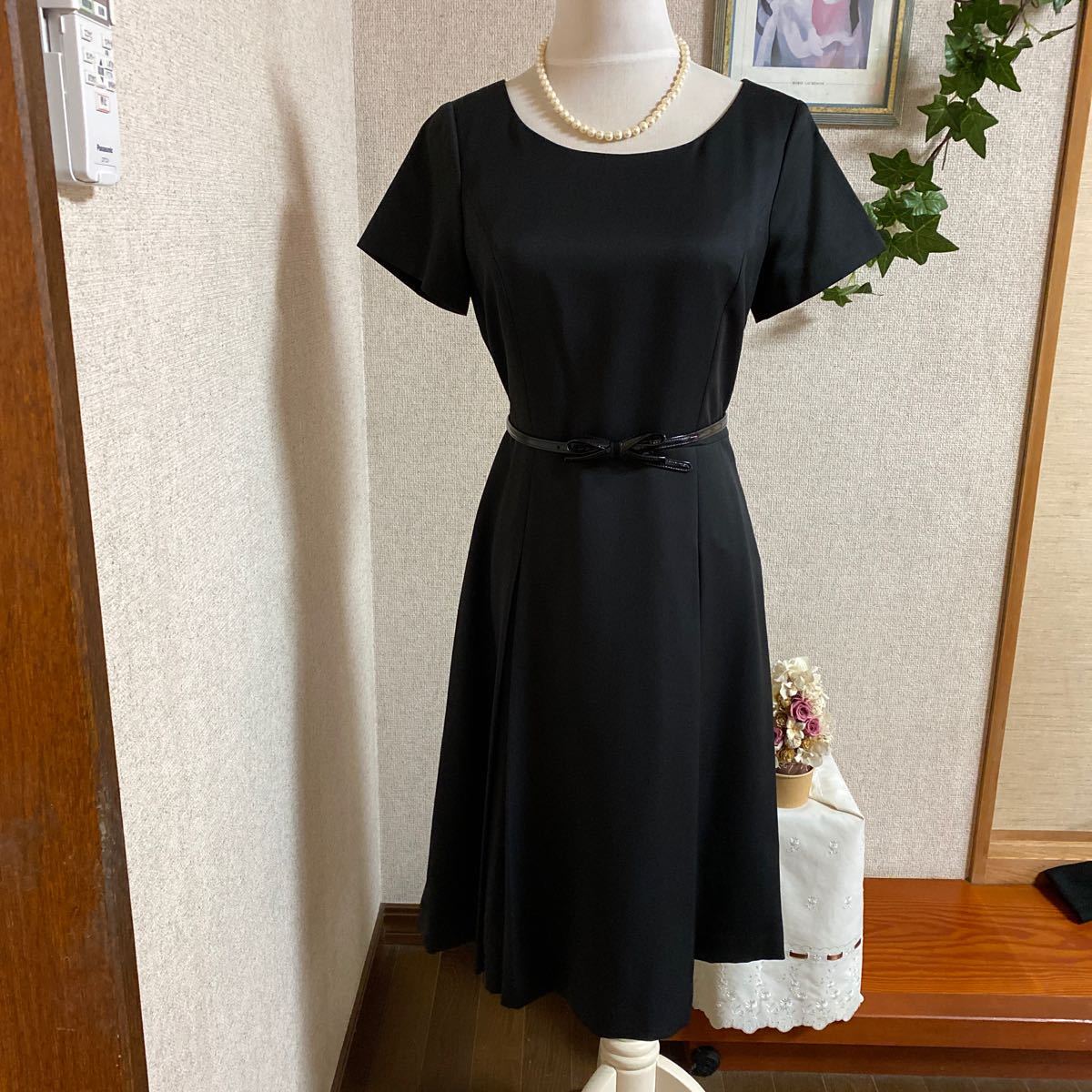Paypayフリマ 新品9号美顔映り 美スタイル演出黒ワンピース 黒ジャケット 白黒ラメ織地ジャケット 貝パールネックレス イヤリング入学式 卒業式 Paypayフリマ 新品9号美顔映り 美スタイル演出黒ワンピース 黒ジャケット 白黒ラメ織地ジャケット 貝パールネックレス イヤリング入学式 卒業式