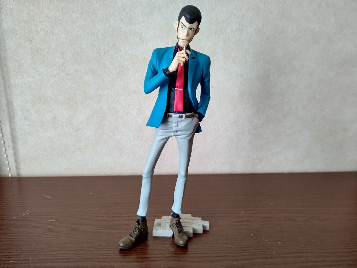 Paypayフリマ ルパン三世 フィギュア Part4以降モデル 青ジャケット Paypayフリマ ルパン三世 フィギュア Part4以降モデル 青ジャケット