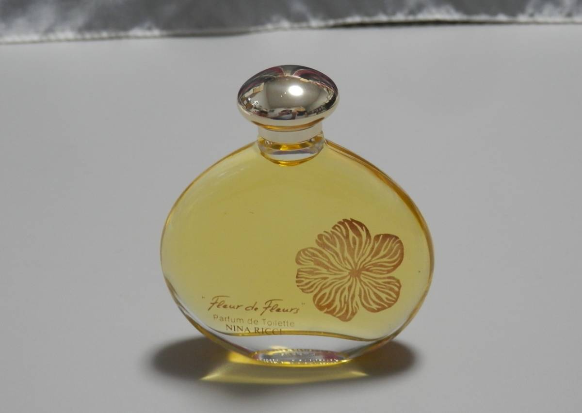 即決、在庫整理…Nina Ricci Fleur de Fleurs ２５ml 、コレクションにいかがですか！_画像2