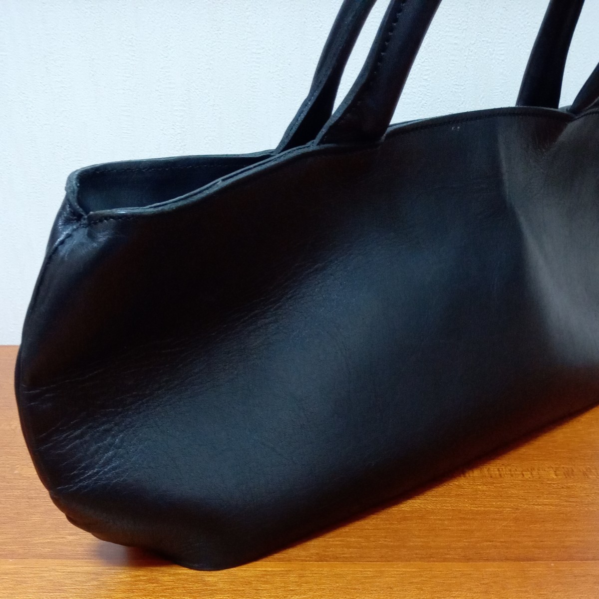 最終値下げ【used】シンプルな革のハンドバッグ