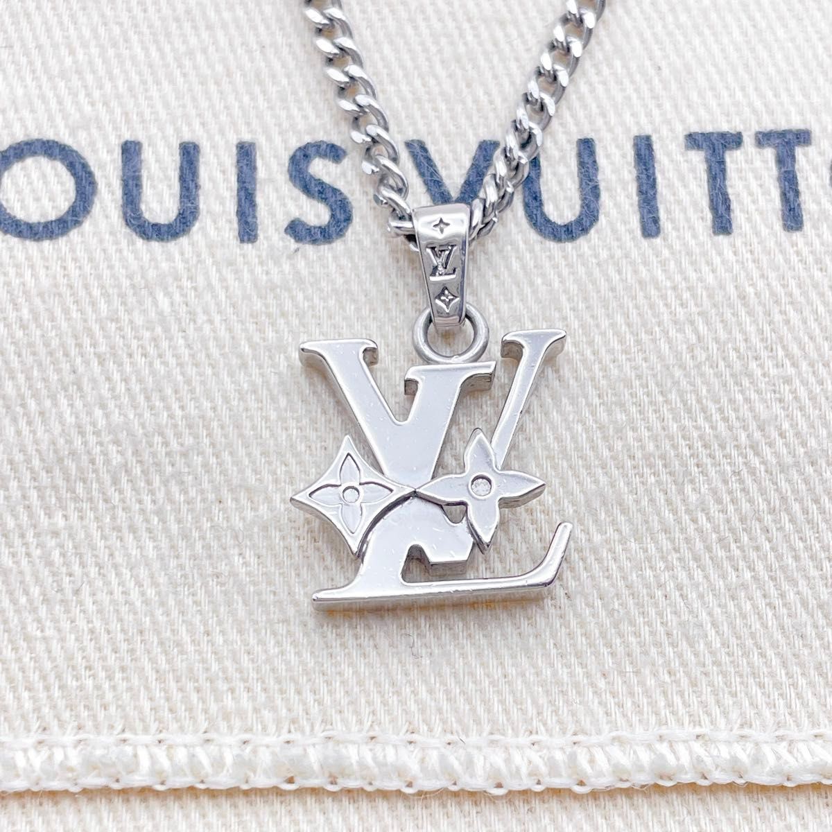 LOUIS VUITTON ネックレス ロウ チェーン LV トップ Yahoo フリマ出品