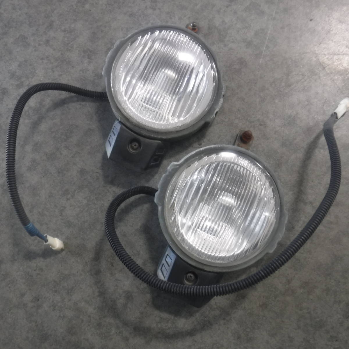  Mitsubishi Pajero Mini H51A front left right foglamp H56A original foglamp lens right foglamp left FOG halogen part removing car equipped 