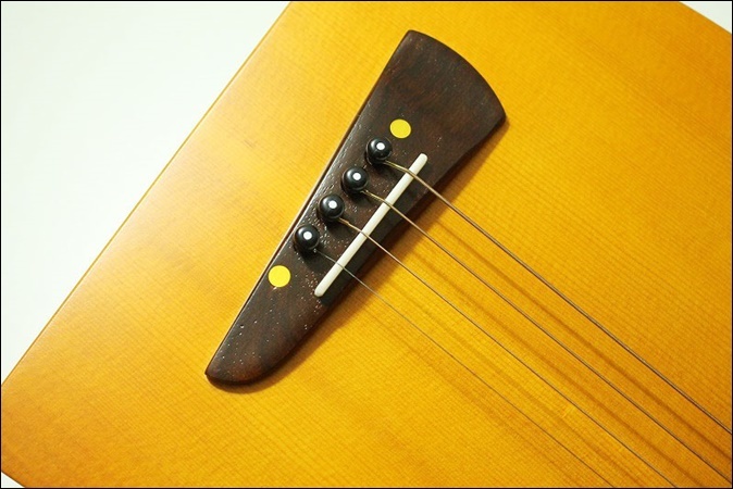 【美品】 K.Yairi ヤイリ ギター 一五一会 音来 ニライ BEGIN 日本製 ニライカナイ 楽器 ケース付き 2005年製 アンティーク  YF33