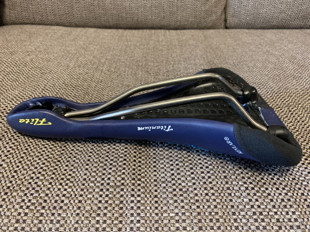 Selle ITALIA セライタリア フライト チタン ピナレロオリジナル Selle ITALIA セライタリア フライト チタン ピナレロオリジナル