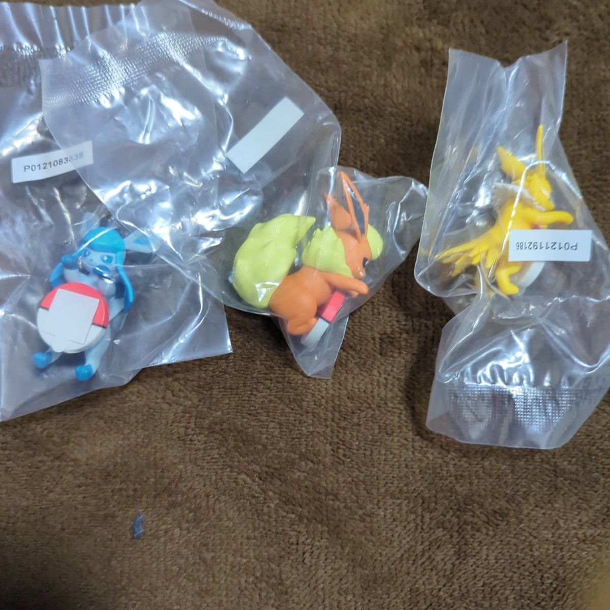 一番くじ ポケモン 街歩きちらりんフレンズ サンダース グレイシア