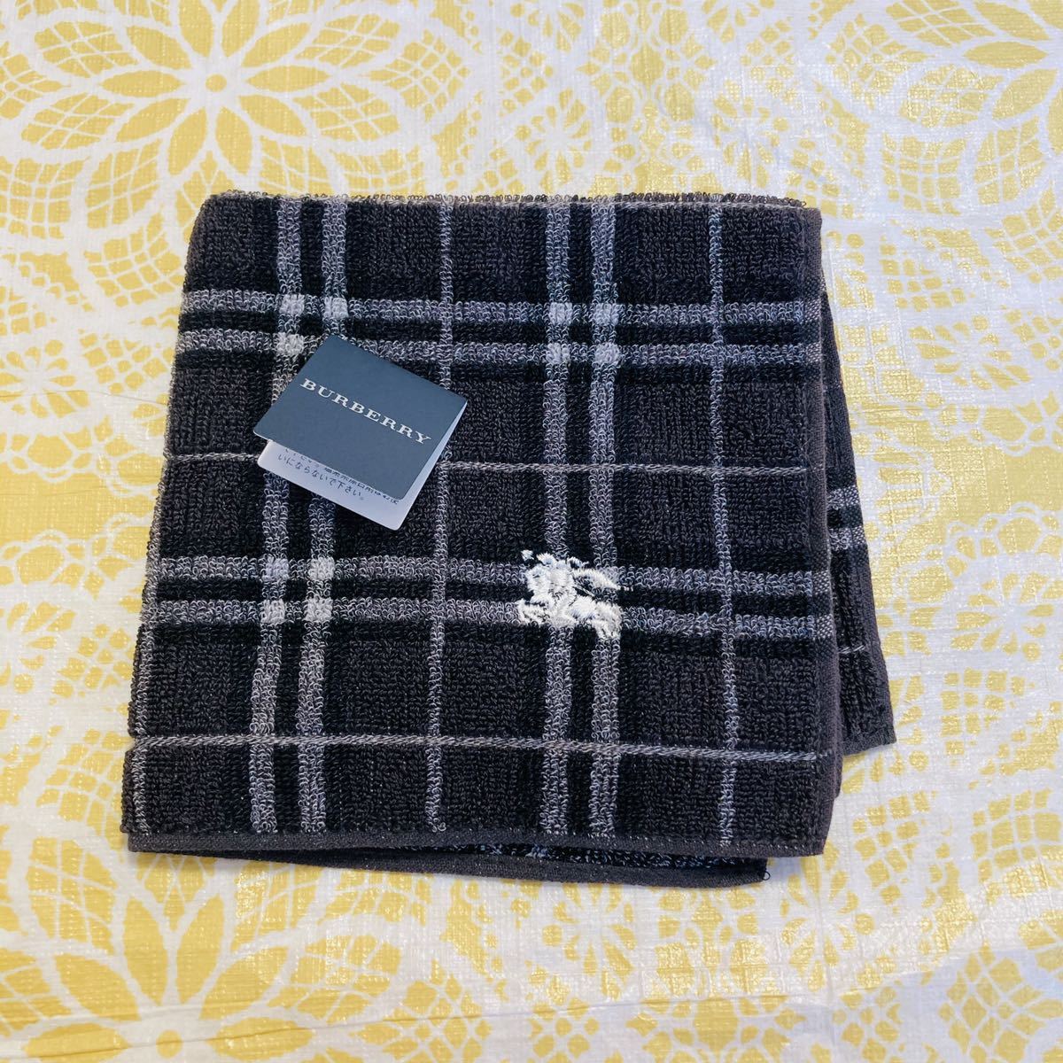 【人気柄】新品/BURBERRY/タオルハンカチ/正規品/バーバリー/綿100%/未使用/即決あり/匿名発送/ノバチェック/ミニタオル/メンズ/ gj_画像1