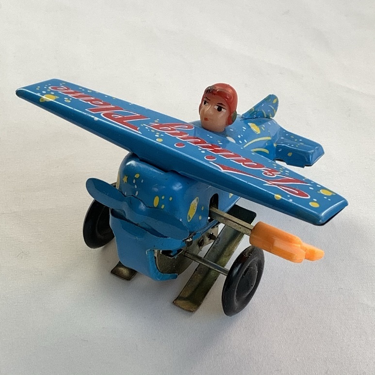 PayPayフリマ｜【ブリキのおもちゃ】 飛行機玩具 練習機 ゼンマイ 昭和レトロ 中国製 ビンテージ