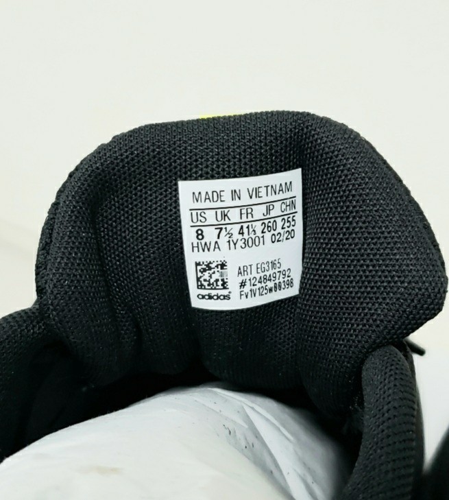 adidas　スニーカー　【EG3165】　　　  26.0 