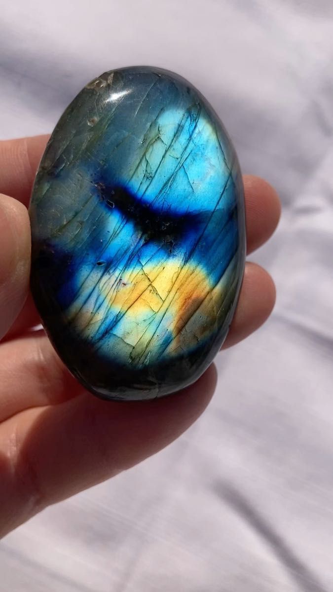 特价・訳あり 青光ラブラドライト 原石 握り石 天然石 47g 120118