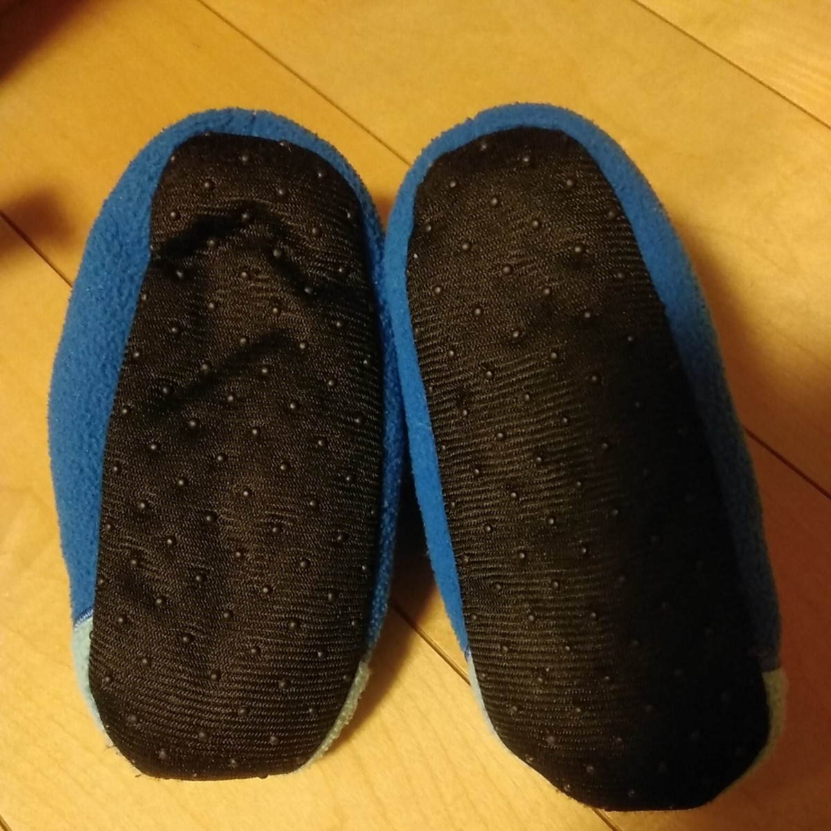 みいつけた!コッシーのルームシューズ
