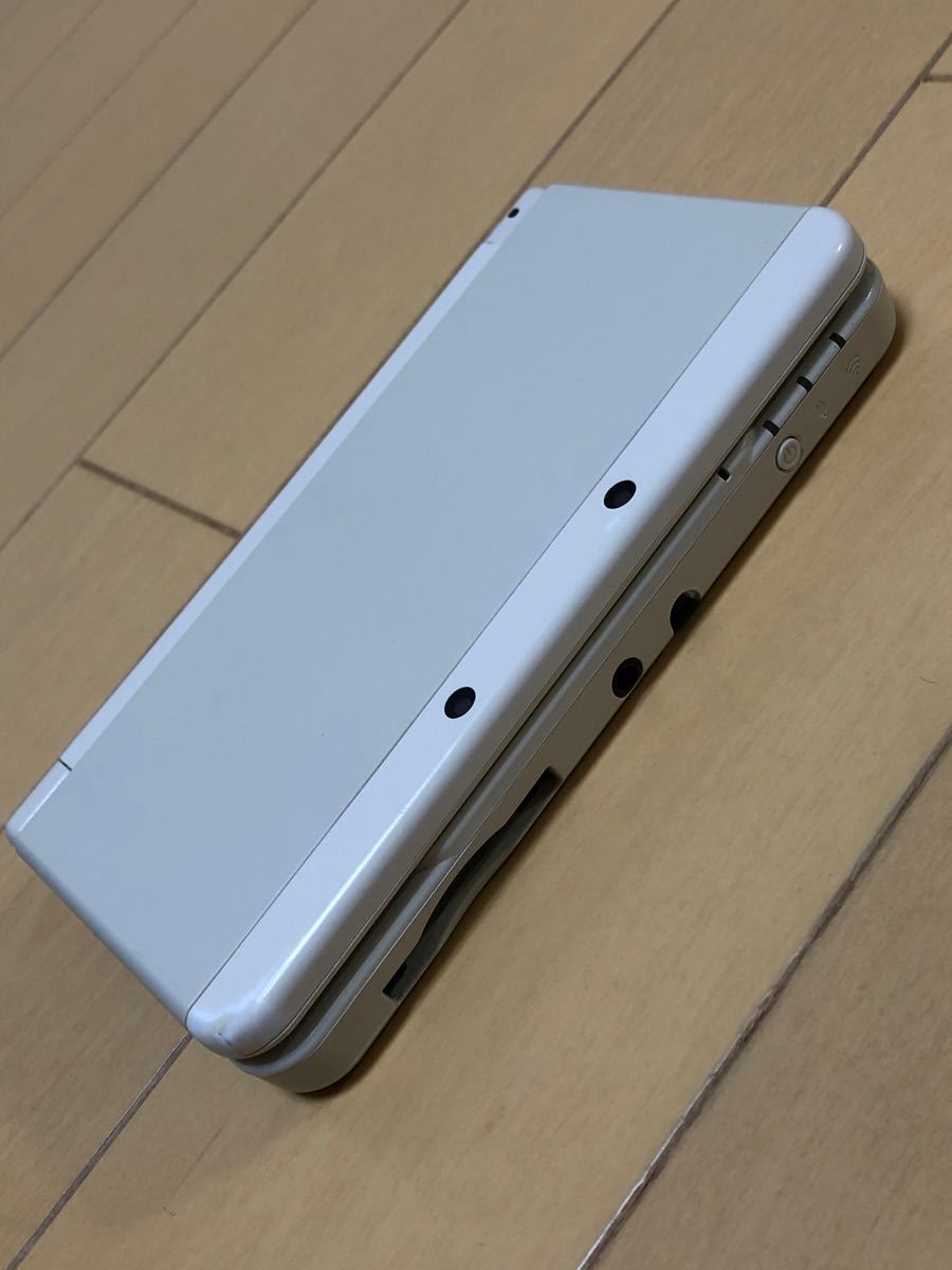 Newニンテンドー3DS ホワイト本体　ACアダプターセット