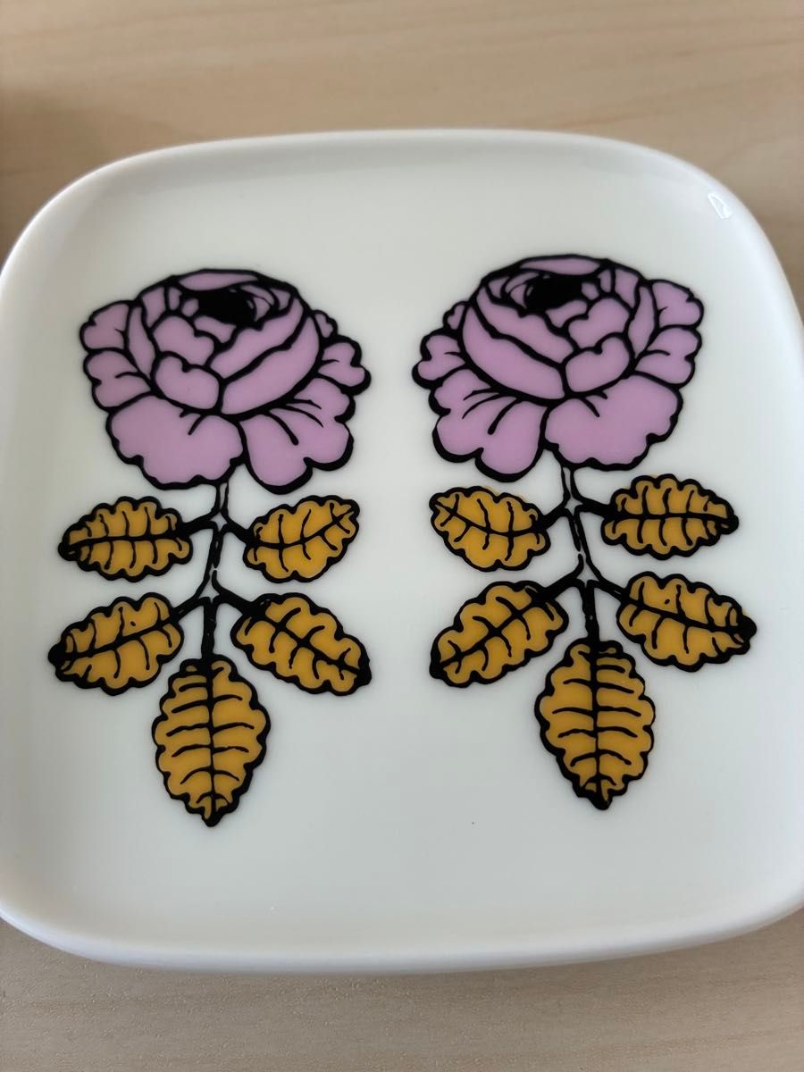 マリメッコ ヴィヒキルース ウニッコ プレート 計4枚セット marimekko