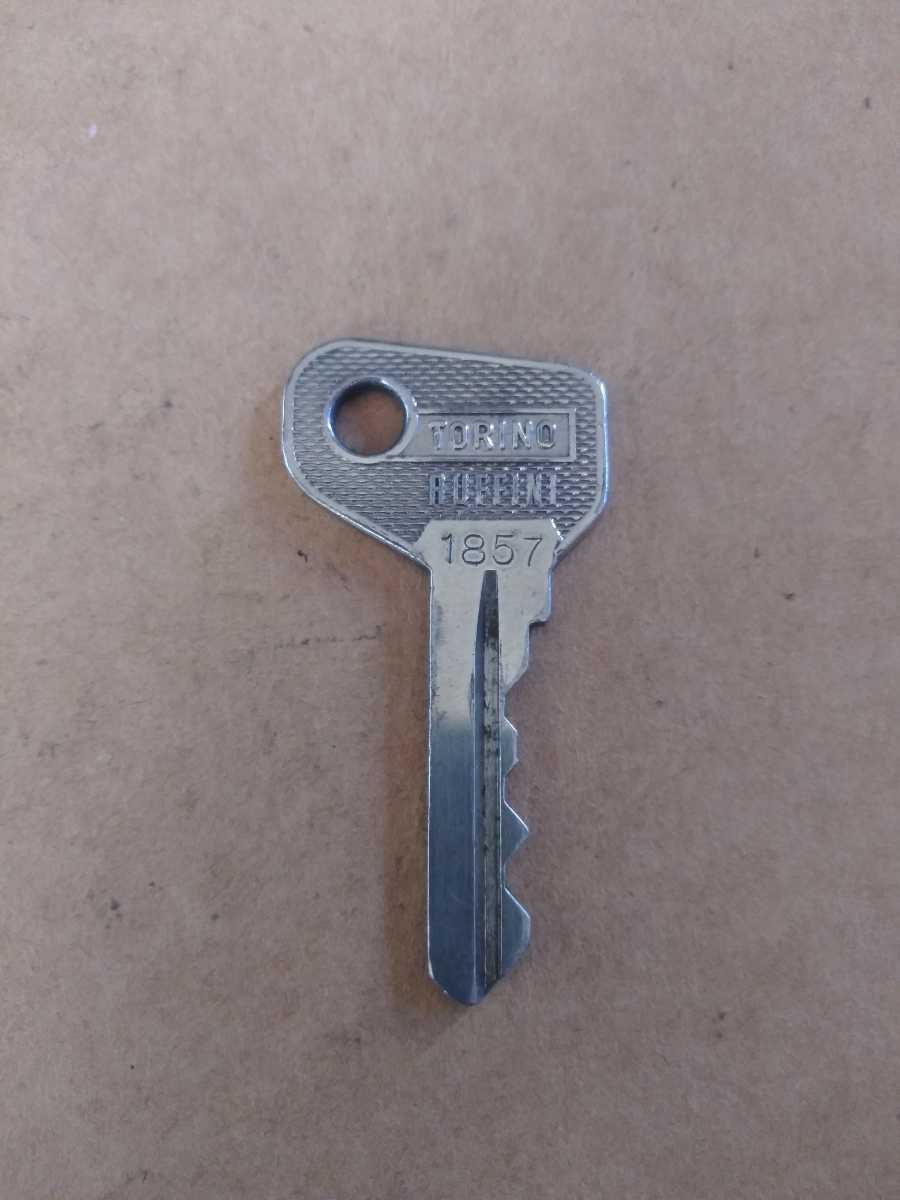  foreign automobile, Fiat, Italy car, Showa era. car, key, retro,.. for, Vintage, rare thing, Showa era. era, key holder, interior, old key 