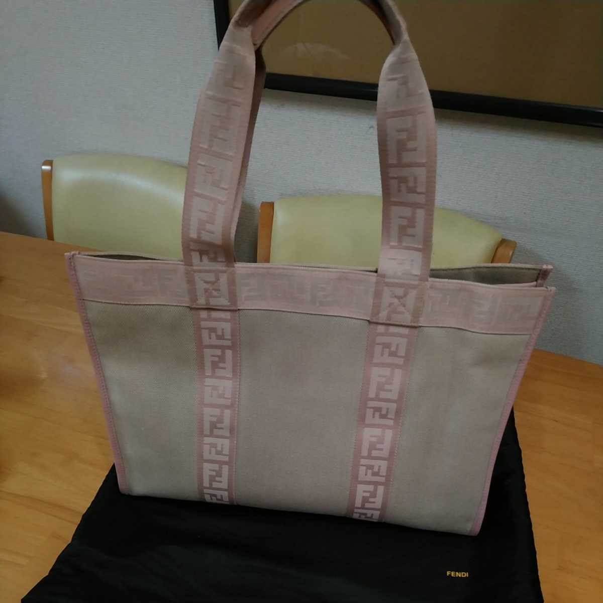 中古 FENDI フェンディ トートバッグ キャンバス ピンク Fendi bag ショルダーバッグ 保存袋付き 送料無料_画像2