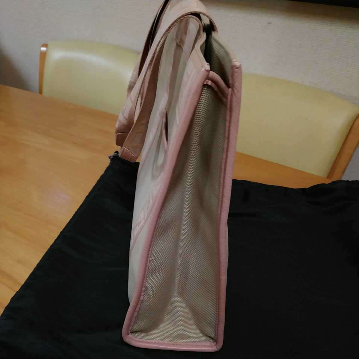 中古 FENDI フェンディ トートバッグ キャンバス ピンク Fendi bag ショルダーバッグ 保存袋付き 送料無料_画像5