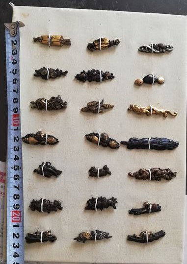 上質 古目貫21枚 江戸期 武士龍花 扇 獅子 雲 秋虫 銀金銀象嵌 目貫