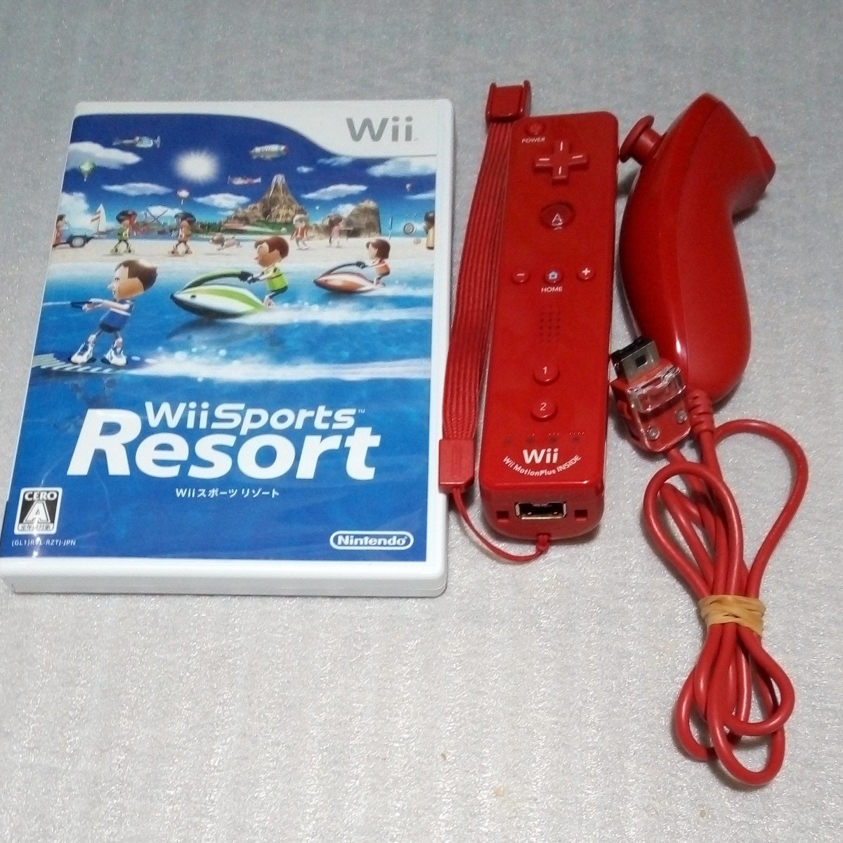 Wiiリモコンプラス赤 ヌンチャク赤 WiiソフトWiiスポーツ Wiiリモコンプラス赤 ヌンチャク赤 WiiソフトWiiスポーツ