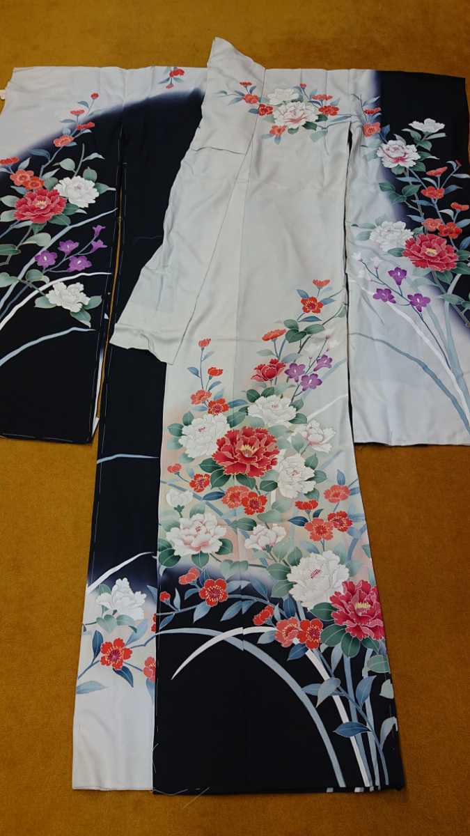 新品 振袖 手描き 花文様 古典柄 12 黒白 ちりめん 古典 京友禅 モダン 未使用 未仕立て 絹 レンタル 古布 舞台衣装 演劇 リメイク_画像5