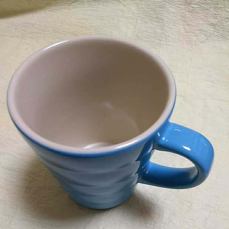 中古品　ViV(ヴィヴ)　マグカップ　空色 横波　口径約8.0cm 高さ約10.0cm　送料510円_画像3