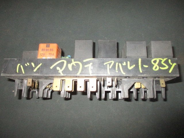 ■アウディ 80 100 ヒューズボックス 中古 B3 443941822A 321906059E 0332014156 431955591 部品取あり ヒューズボード リレー ■_画像2