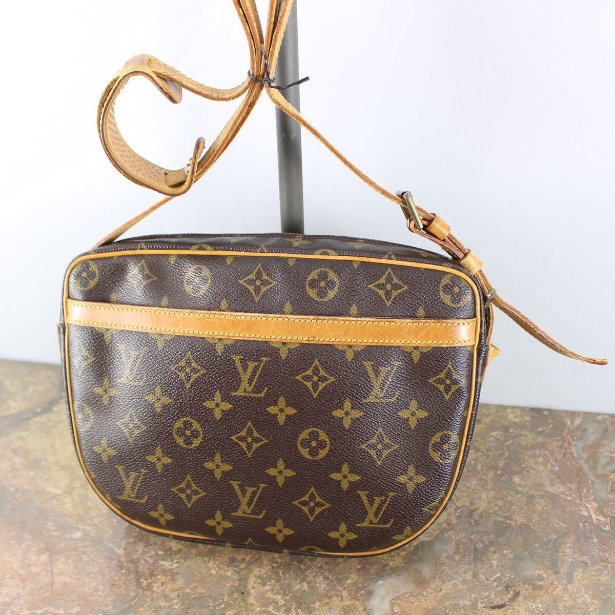 LOUIS VUITTON M51226 MI8904 MONOGRAM PATTERNED SHOULDER BAG LOUIS VUITTON M51226 MI8904 MONOGRAM PATTERNED SHOULDER BAG