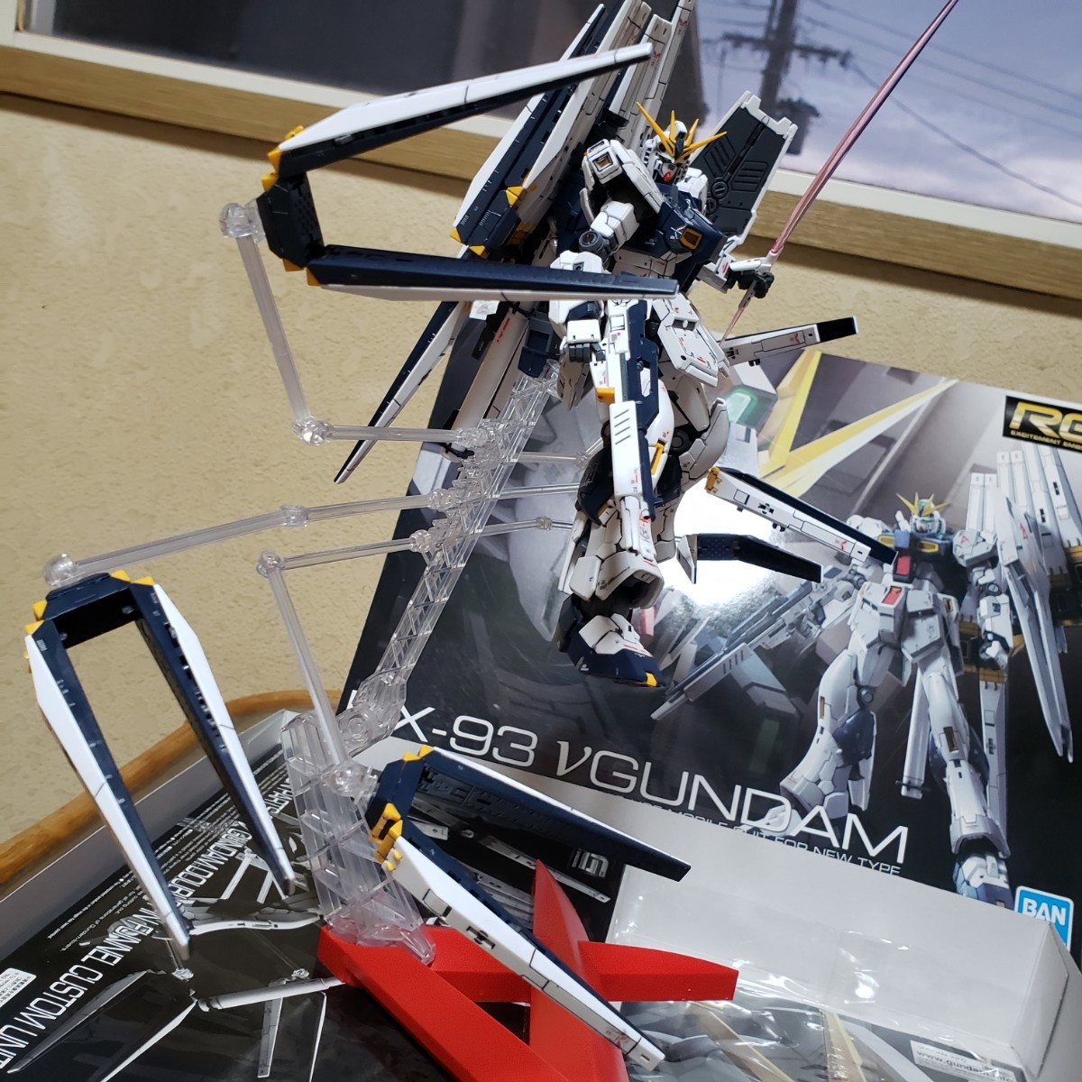 完成品 RG リアルグレード ν GUNDAM ニュー ガンダム W フィンファンネル 拡張ユニット 模型 BANDAI バンダイ