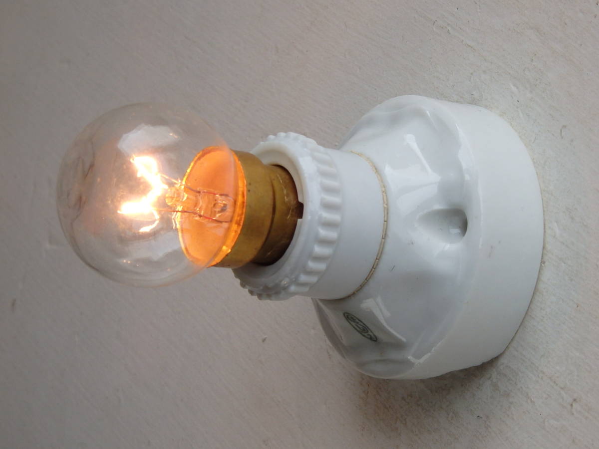 フランスアンティーク 陶器 ライト 壁付け ウォール インダストリアル アトリエ 工業系 ランプ 電気 照明 蚤の市 ブロカント_画像1