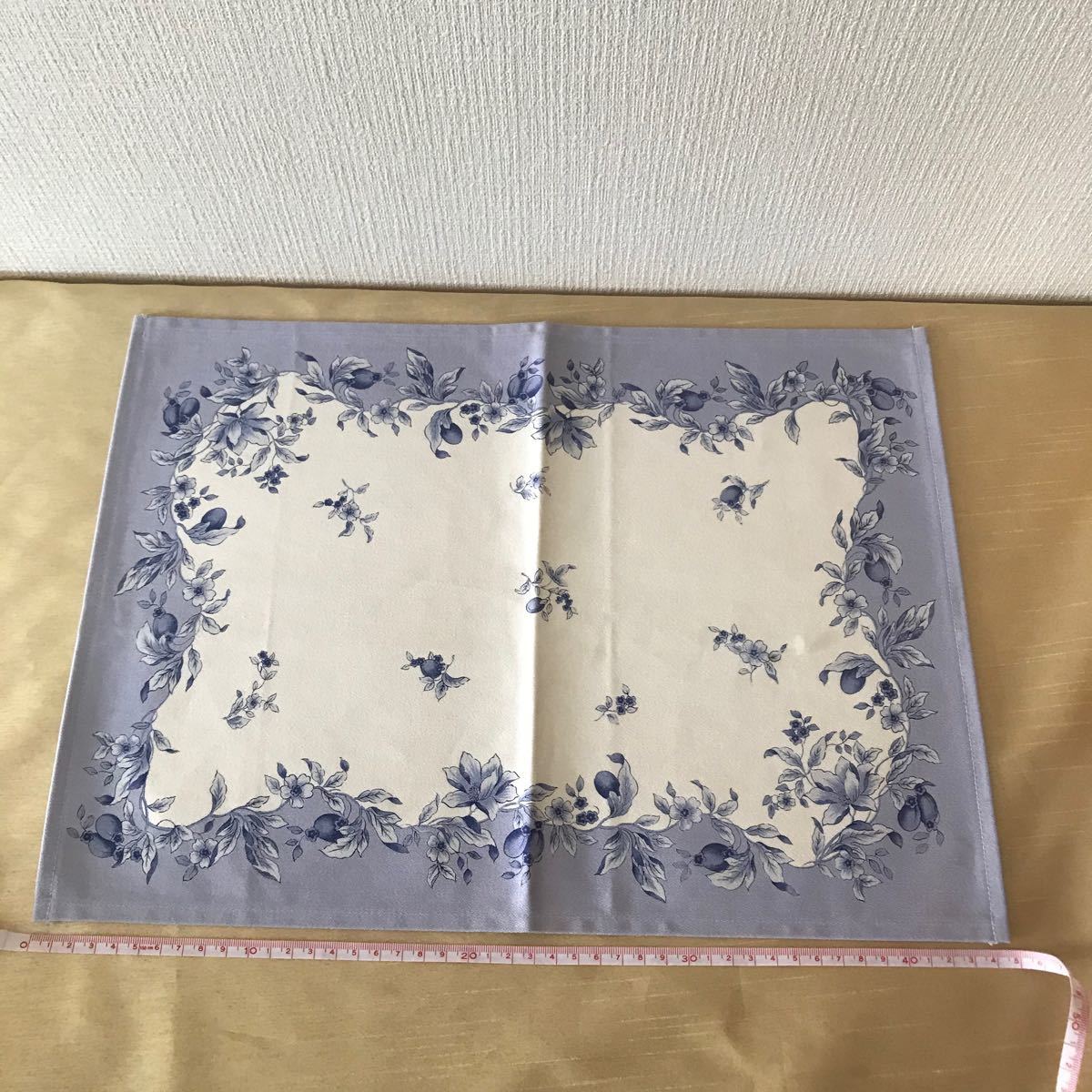 PayPayフリマ|ウェッジウッド ブループラム ランチョンマットWEDGWOOD テーブルマット 花柄 プラム柄 ブルー テーブル用品 PayPayフリマ|ウェッジウッド ブループラム ランチョンマットWEDGWOOD テーブルマット 花柄 プラム柄 ブルー テーブル用品