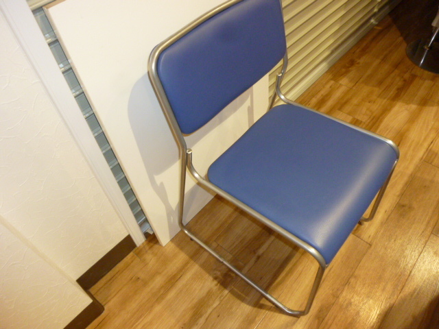 最先端 オフィスチェア　4セット　送料無料【新品・未使用】会議用椅子 金属製フレーム