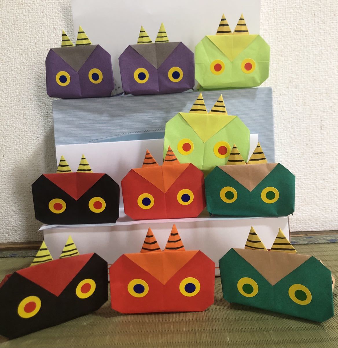 Paypayフリマ 壁面飾り ハンドメイド 保育園 幼稚園 壁飾り 折り紙 鬼のパンツ柄豆入れ10個と鬼の顔の折り紙 Paypayフリマ 壁面飾り ハンドメイド 保育園 幼稚園 壁飾り 折り紙 鬼のパンツ柄豆入れ10個と鬼の顔の折り紙