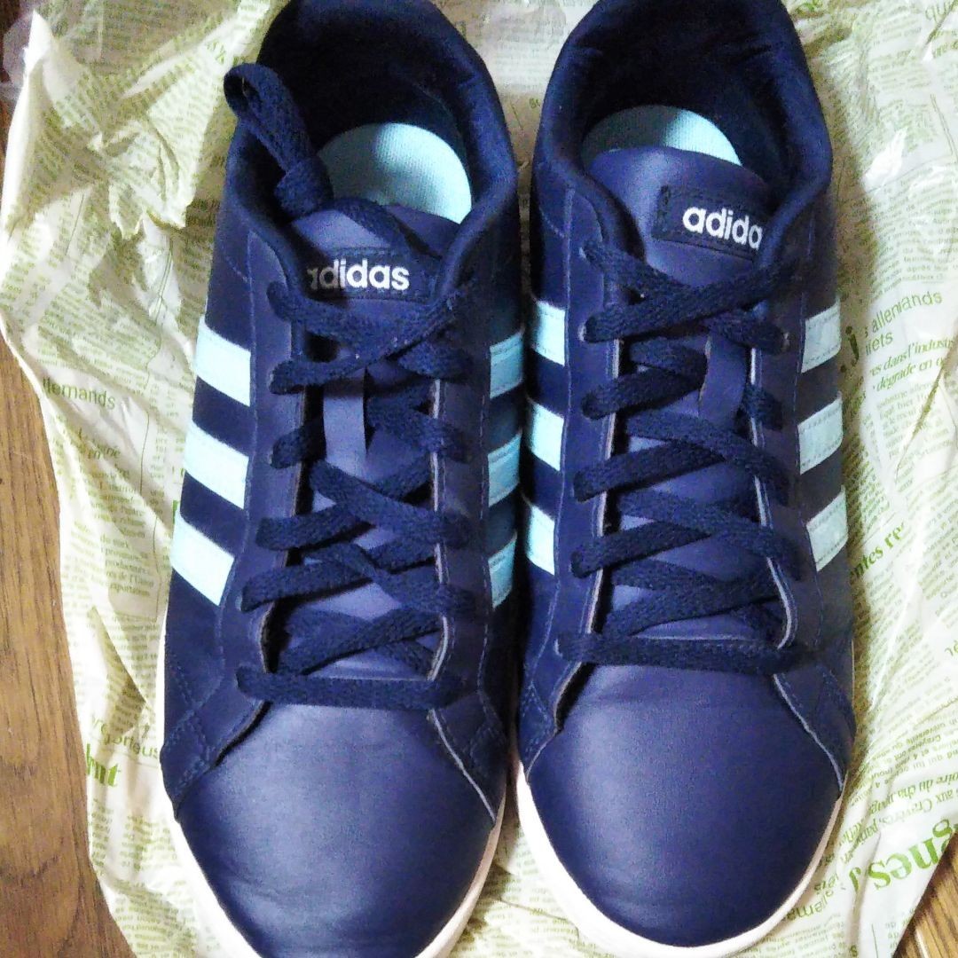 Paypayフリマ Adidasアディダス紺 水色スニーカー Paypayフリマ Adidasアディダス紺 水色スニーカー