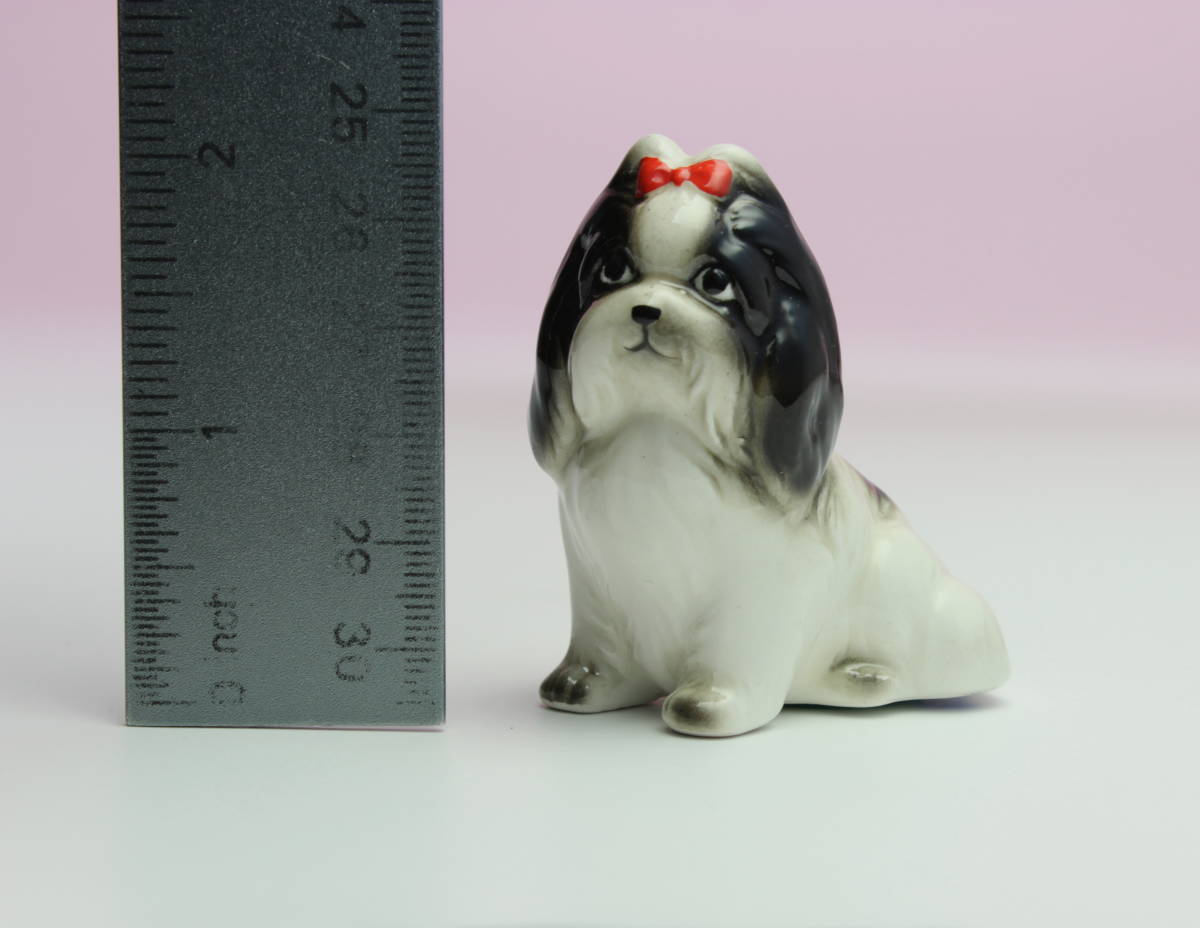陶器 ミニチュアドッグ シーズー ブラック&ホワイト パーティカラー 犬フィギュア 新品 日本製 瀬戸物 ハート型ケース オーナメント 小型犬_定規はインチ目盛りです
