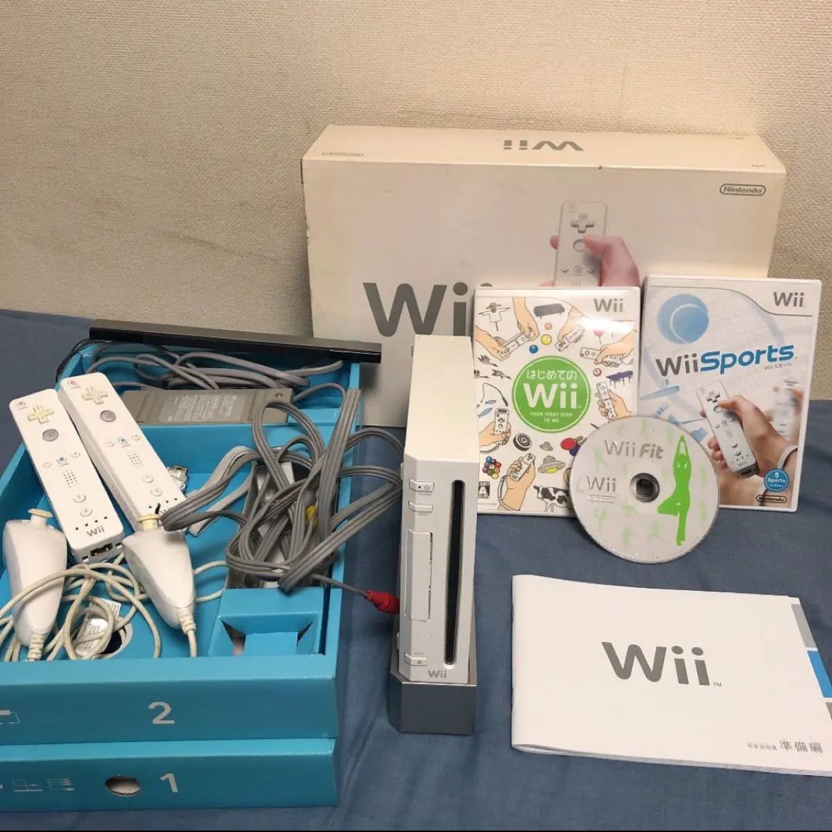 任天堂Wii ソフト3本付き　コントローラー2つ　ヌンチャク2つ