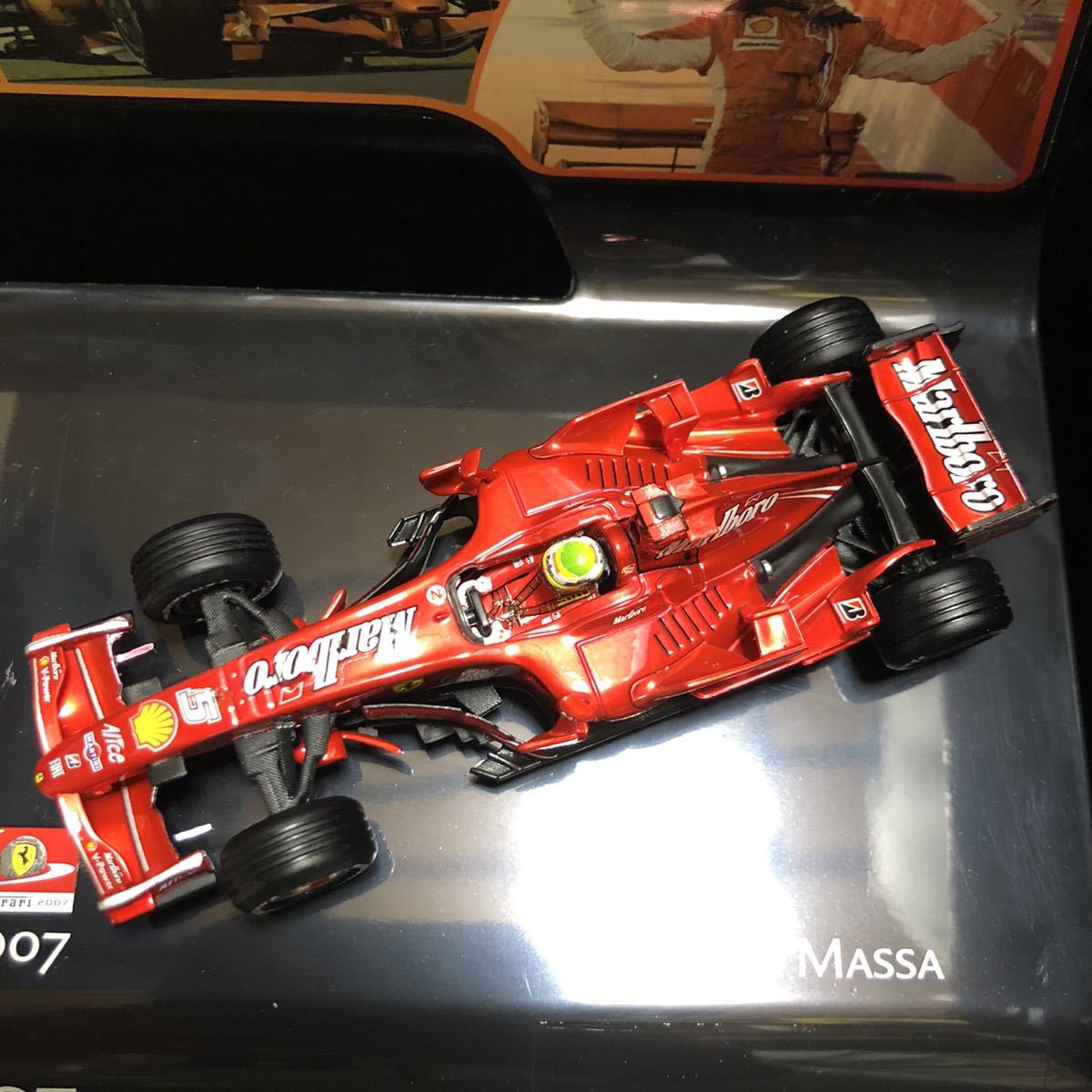 超激レア希少モデル！HOT WHEELS Racing！FERRARI 2007 CONSTRUCTOR's CHAMPIONS F2007！ライコネン・マッサ！タバコ仕様！限定品モデル！_画像10