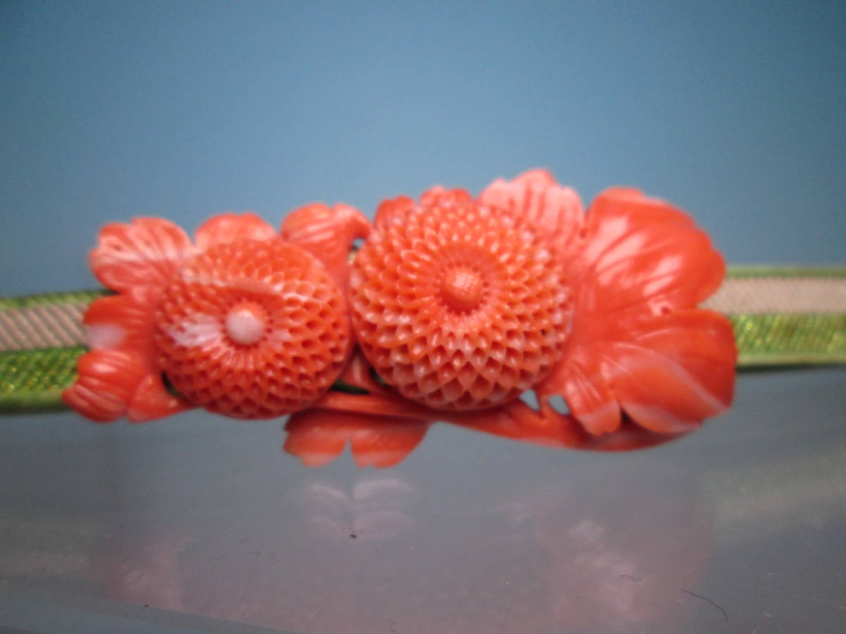 【江月】アンティーク・本珊瑚 菊花彫刻の帯留め 18g 帯留め
