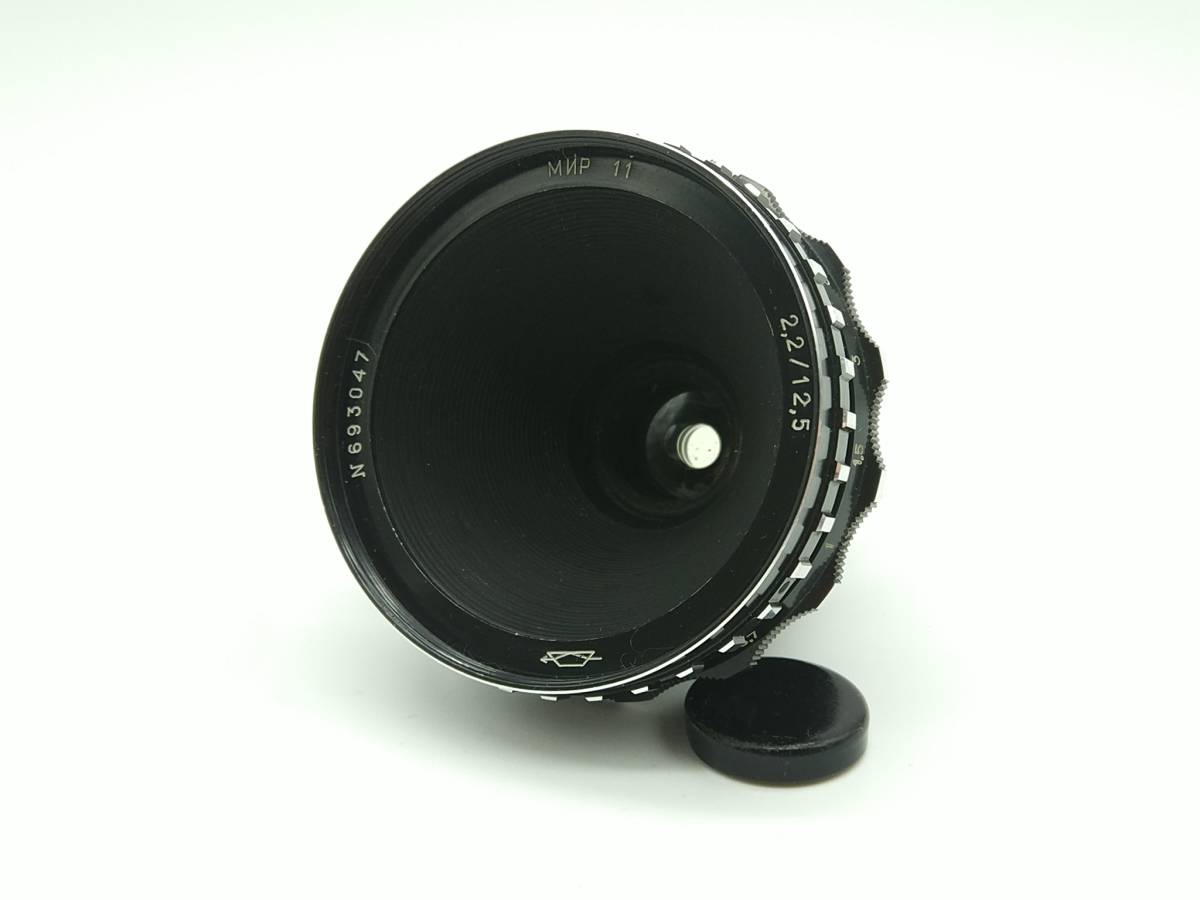 レンズ MIR-11 12.5mm F2.2 のマウントは、ムービーカメラKRASNOGORSK KMZ 16mm film movie camera Blackmagic BMPCC #1863B