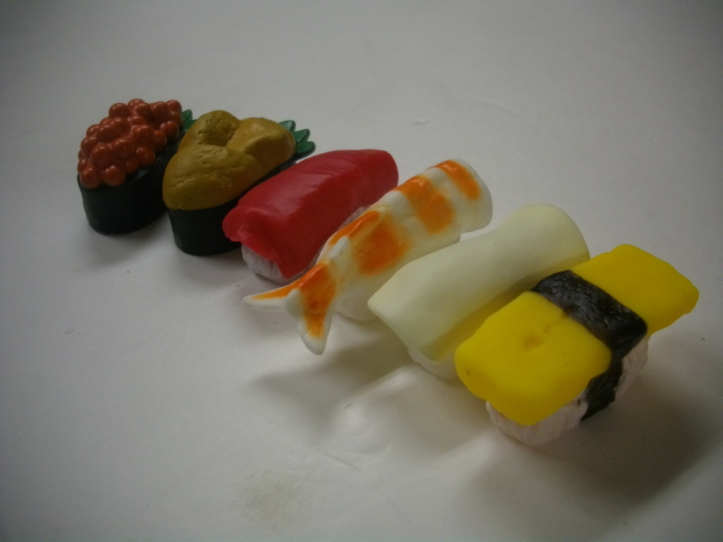 笛付き　寿司　ソフビ　６種 セット　フィギュア　スシ　マグロ ウニ エビ イクラ イカ タマゴ　B_画像2