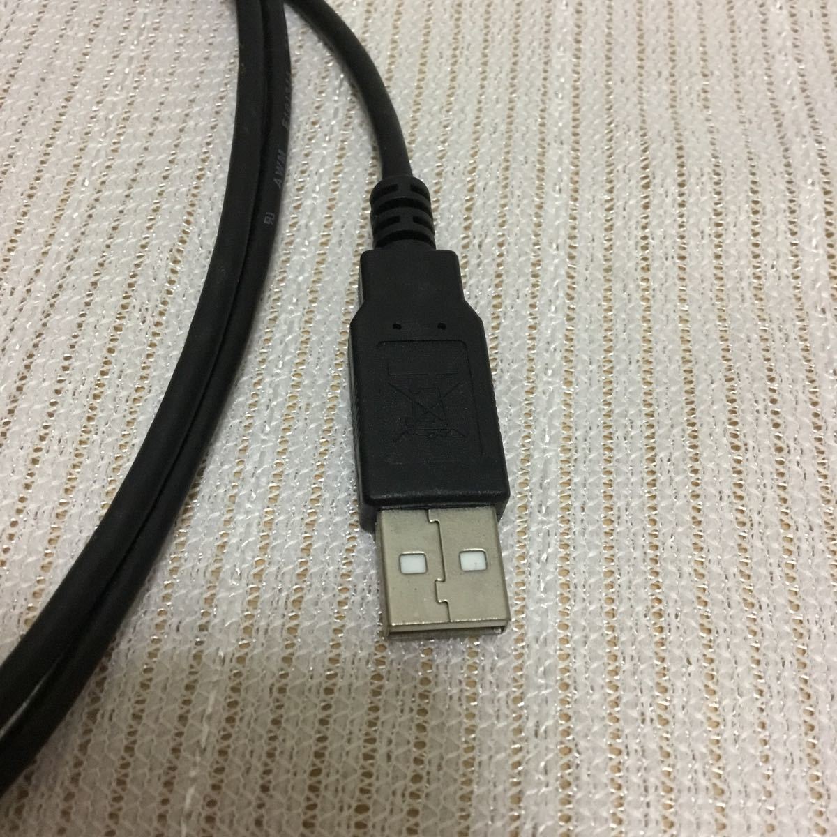 USBケーブル　型番　E101344