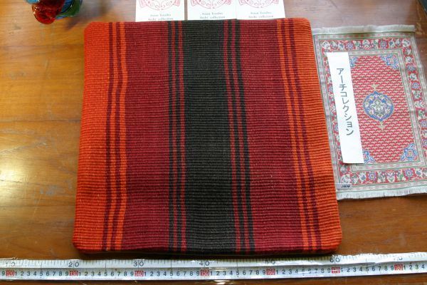 オールドキリムold kilim cushion cover　クッションカバー①no144. ウールwool 大体40cm位x40cm位 手織紡ぎ　handmade ハンドメイド_画像1