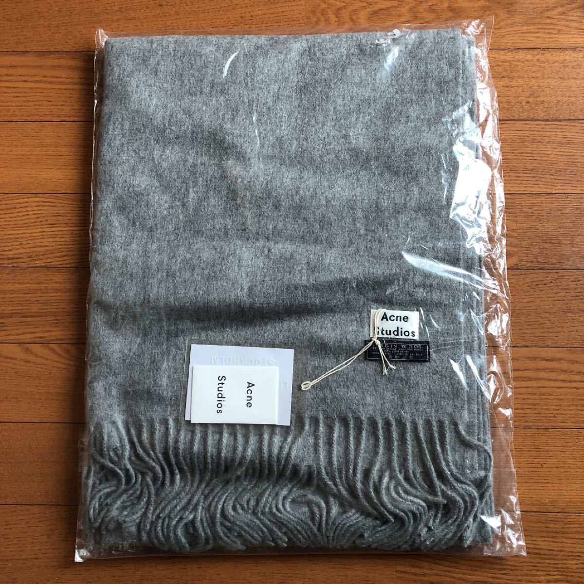 Paypayフリマ Acne Studios グレー ストール 大判マフラー タグ付き Paypayフリマ Acne Studios グレー ストール 大判マフラー タグ付き