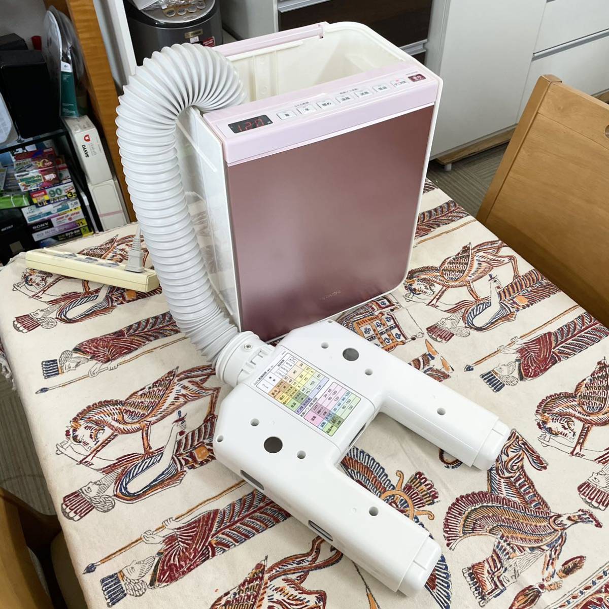 [ free shipping ] super-beauty goods *HITACHI* Hitachi * futon dryer (a. dry )*2016 year made * futon * clothes correspondence * mat un- necessary *HFK-VH700* pink gold 