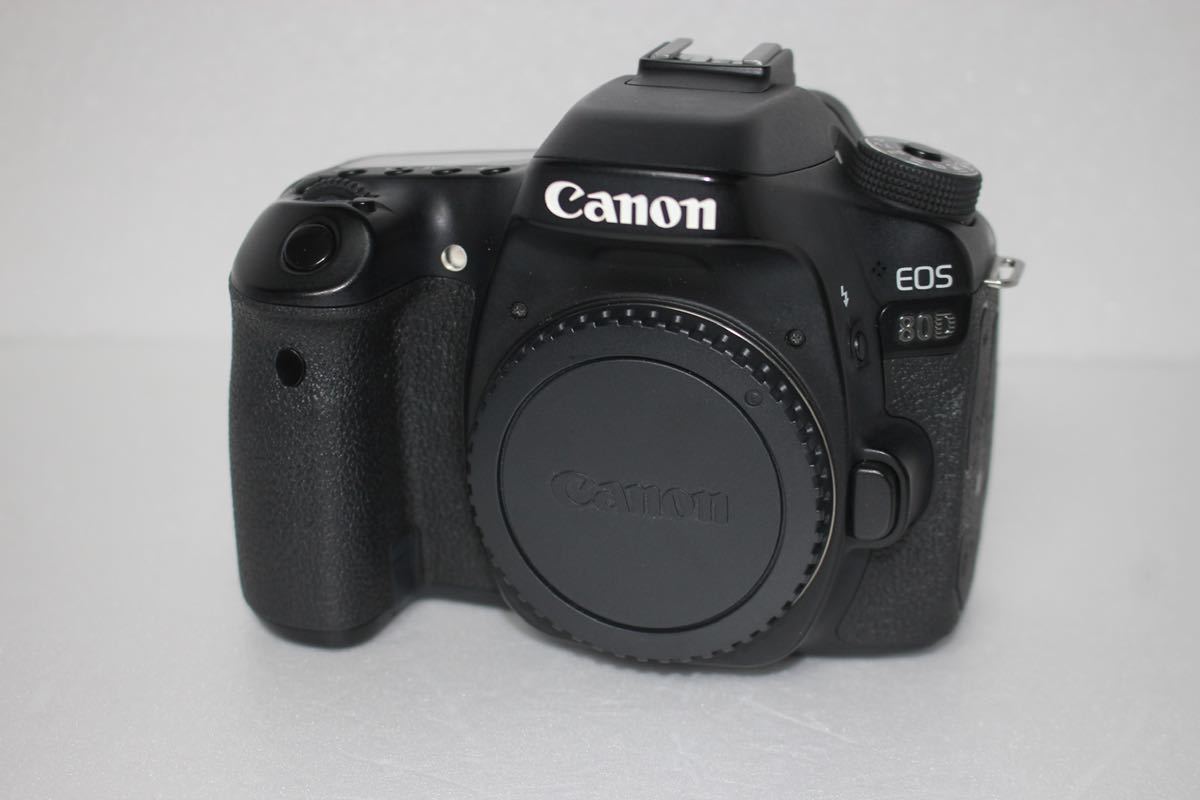 中古美品 Canon キヤノン EOS 80D レンズセット　Canon EF38-70㎜　Canon EF 75-300㎜標準&望遠ダブルレンズセット_画像2