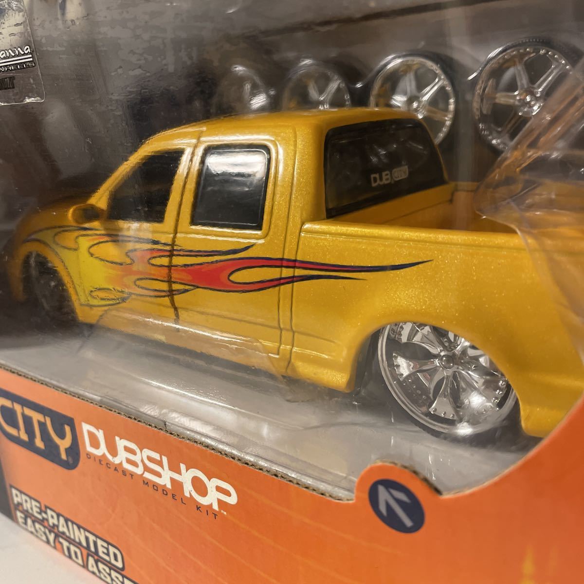 Jada ジェイダ Dub City Ford F150 フォード　モデルキット　1/24_画像3