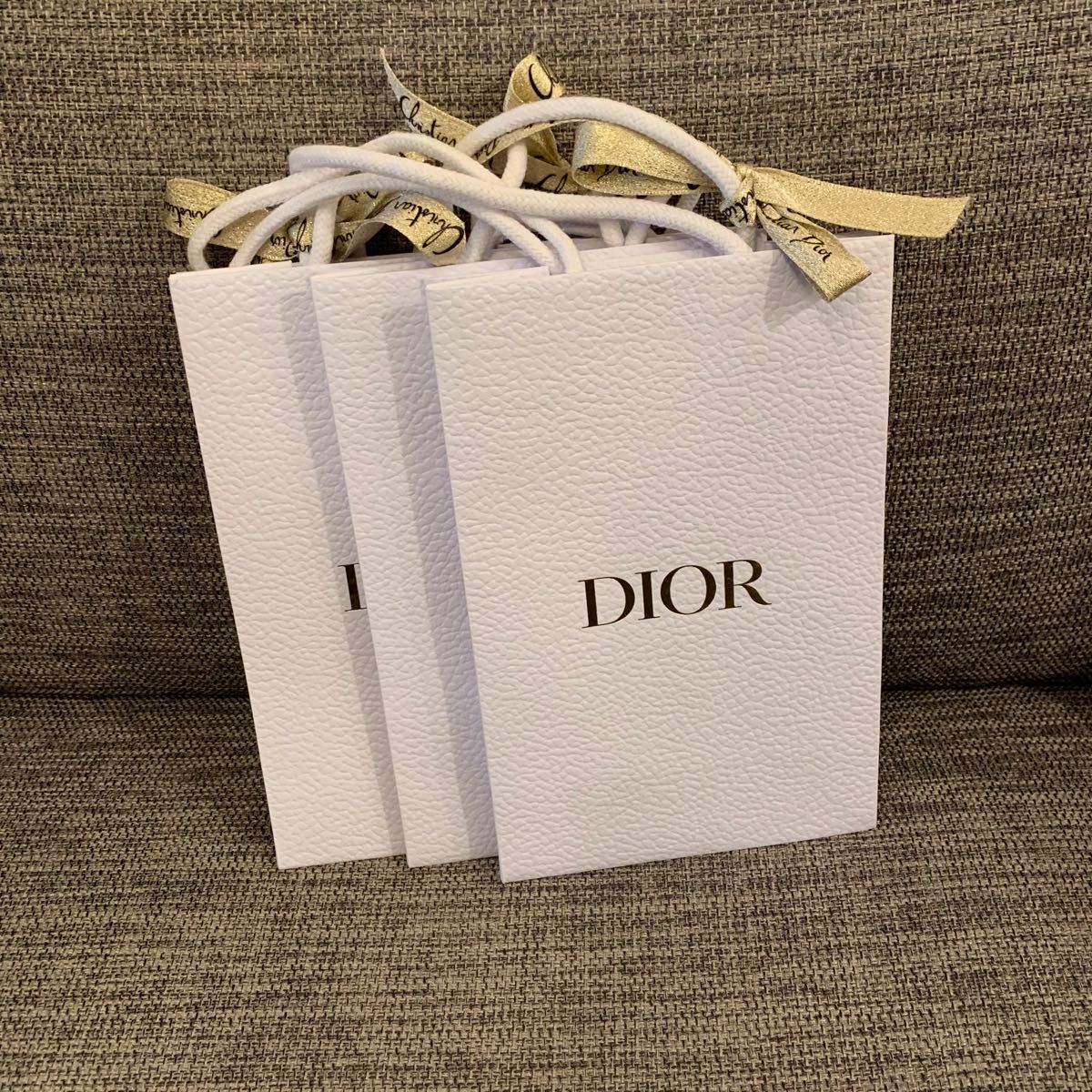 Paypayフリマ Dior ディオール スモールショップ袋 紙袋 3枚 クリスマスリボン Paypayフリマ Dior ディオール スモールショップ袋 紙袋 3枚 クリスマスリボン