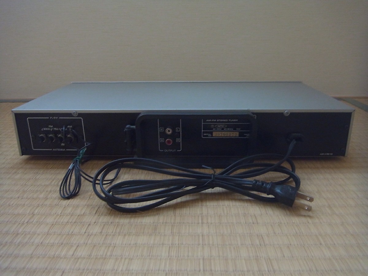 TRIO トリオ AM - FM ステレオ チューナー KT-31 TRIO トリオ AM - FM ステレオ チューナー KT-31