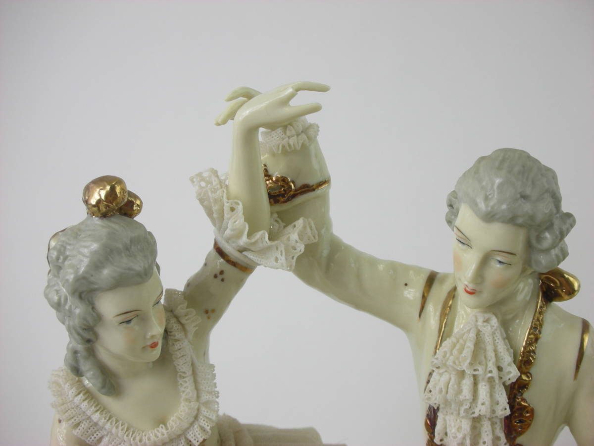 アンティーク19世紀ドイツ　ドレスデン　舞踏会で踊る男女　大型置物（横42.7ｃｍ）★西洋骨董　西洋彫刻　西洋陶器